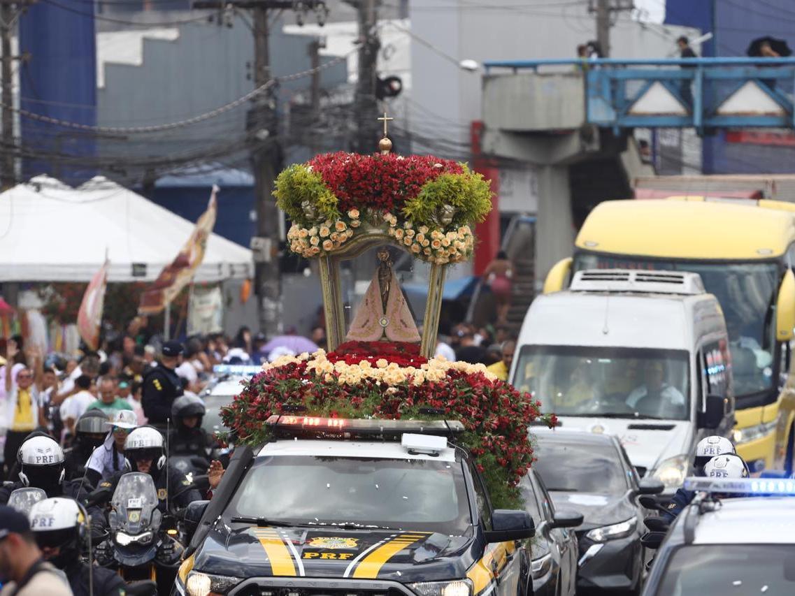 A Imagem Peregrina de Nossa Senhora de Nazaré recebeu homenagens de fiéis no bairro da Jaderlândia, em Ananindeua